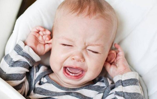 Bebeklerde Kulak Ağrısı